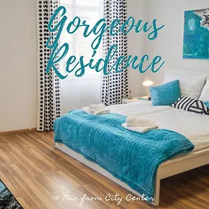 Gorgeous 2br - Spacious & Suitable For Everyone Apartament